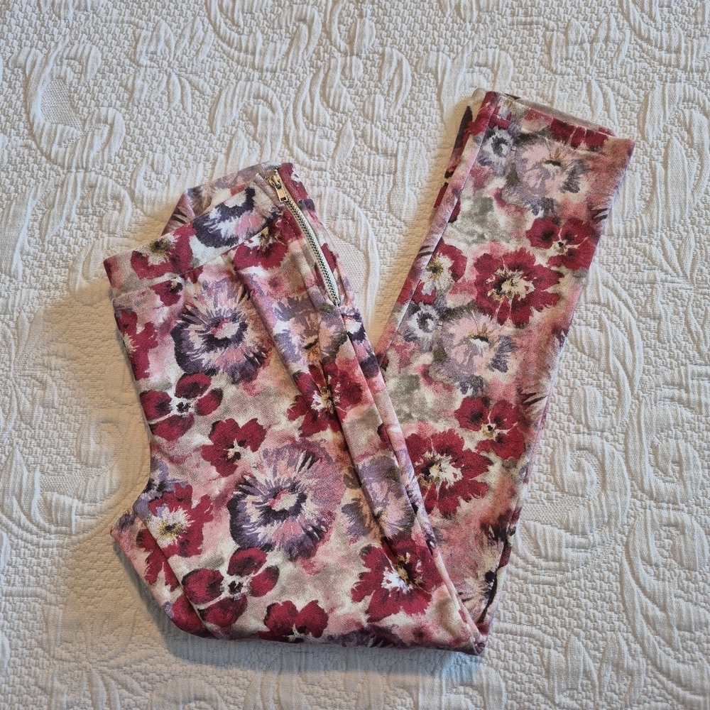 Zara girls 9/10 pink, red, white, side zipper floral design pants VGUC